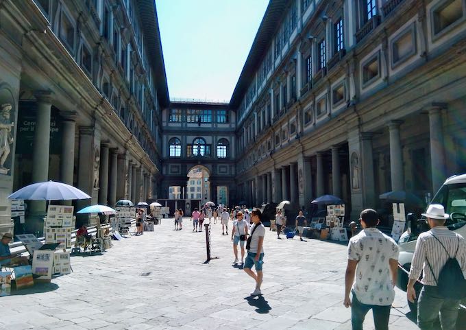 Galleria degli Uffizi exhibits Renaissance works.