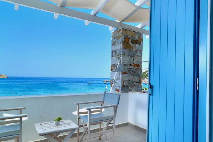 Best beach hotel in Syros.