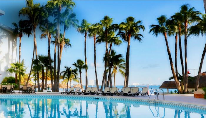 Kid-friendly pool on Cancun Beach.