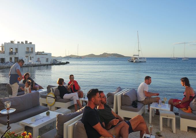 Fotis All Day Bar in Naoussa, Paros