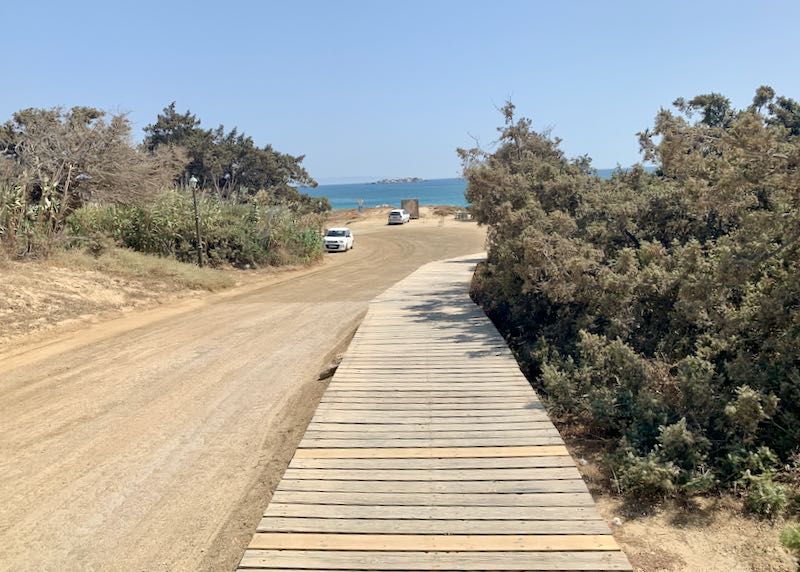 Path between Agia Anna and Maragas Beach.