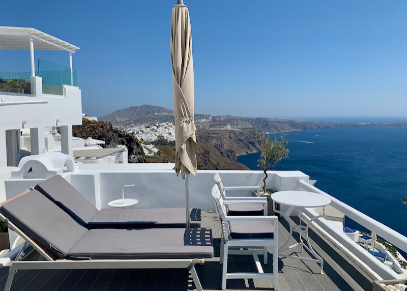 Place to stay in Santorini with caldera view.