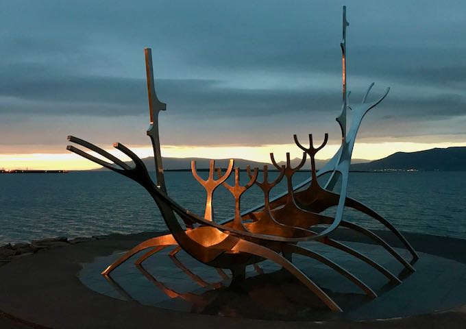 The iconic Sun Voyager monument is nearby.