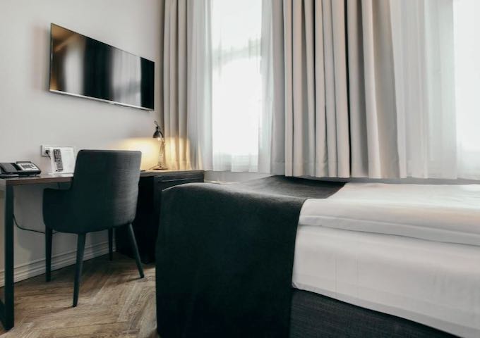 Single rooms have the same amenities as regular rooms.