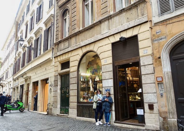 14 Best Shops and Markets in Rome