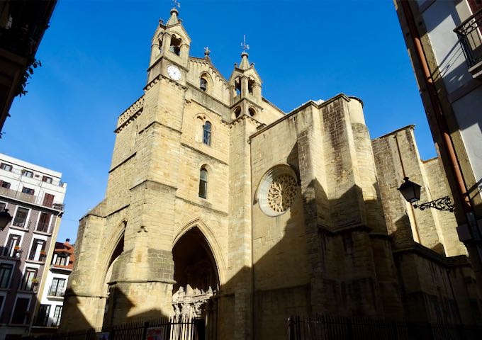Iglesia de San Vicente is a 12th-century church.
