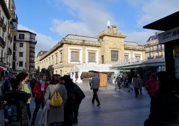 Plaza la Bretxa and its market are always busy.