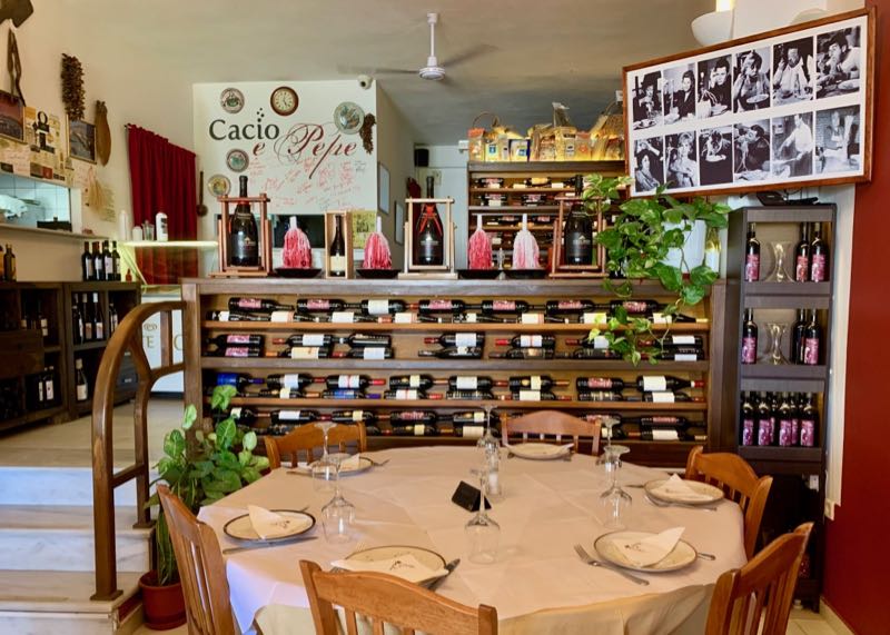 fira-italian-restaurant-cacio-e-pepe wine