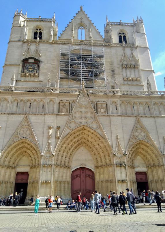 Cathédrale Saint-Jean-Baptiste is an imposing medieval structure.