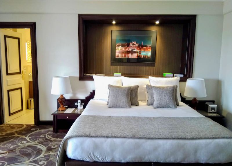 The remodeled Junior Suites are chic and modern.