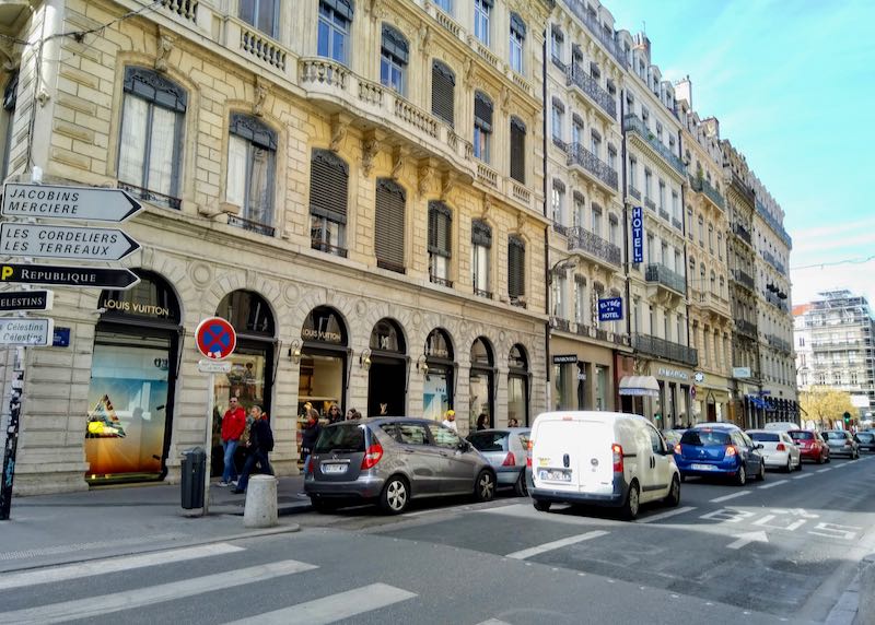 Rue du Président Édouard Herriot features many designer brands.