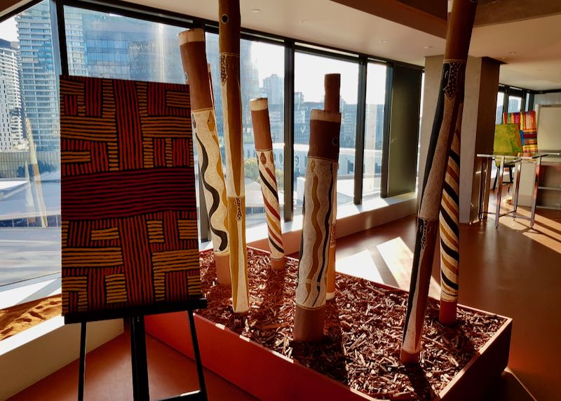 The hotel also holds exhibitions of works by indigenous artists.
