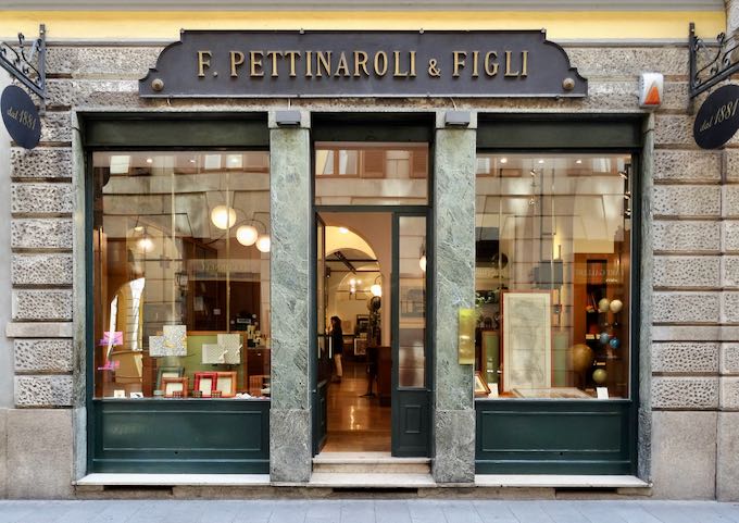 Pettinaroli & Figli is a superb stationery store.