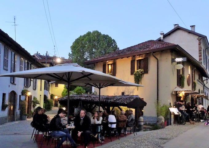 El Brellin bar-restaurant is located beside a small waterway.
