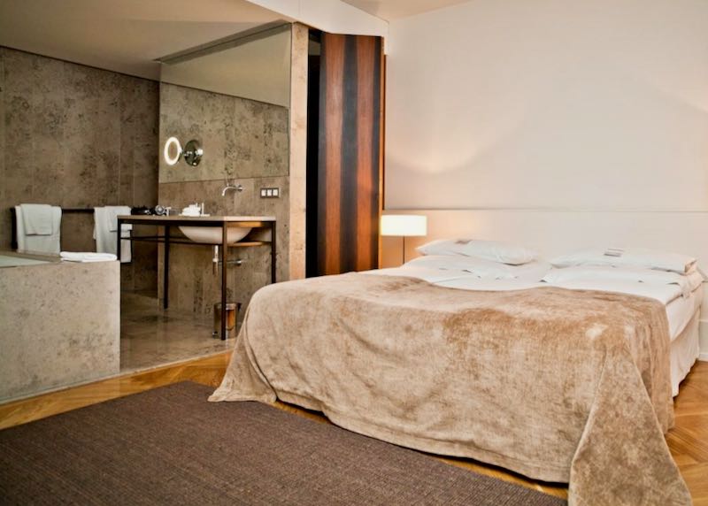 Review of CORTIINA Hotel in Munich, Germany.
