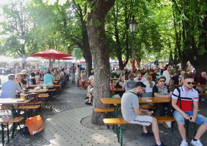 Viktualienmarkt has a beer garden and lots of food stalls.
