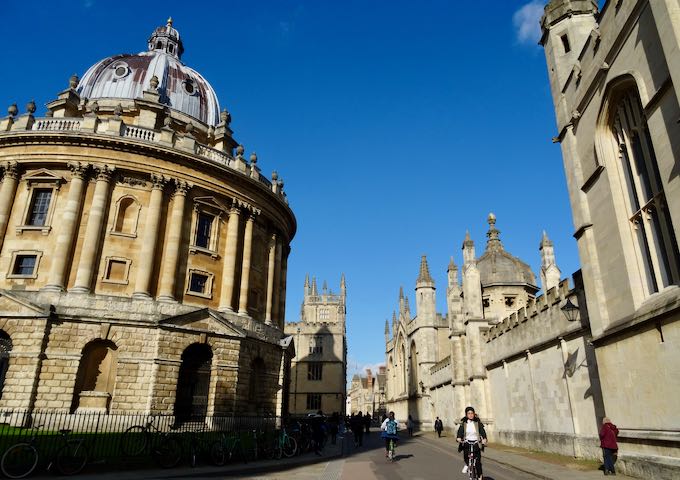 Radcliffe Camera of the Bodleian Libraries is a must-visit.