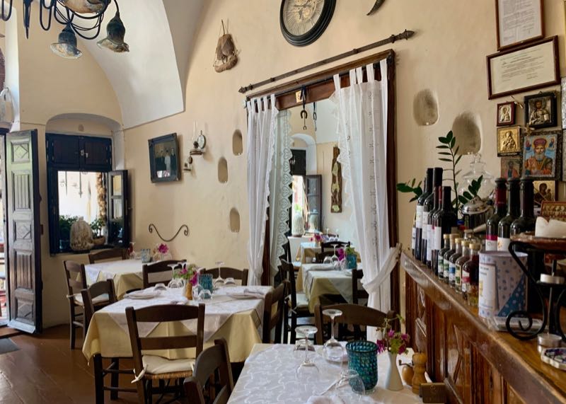 santorini oia candouni restaurant  dining room