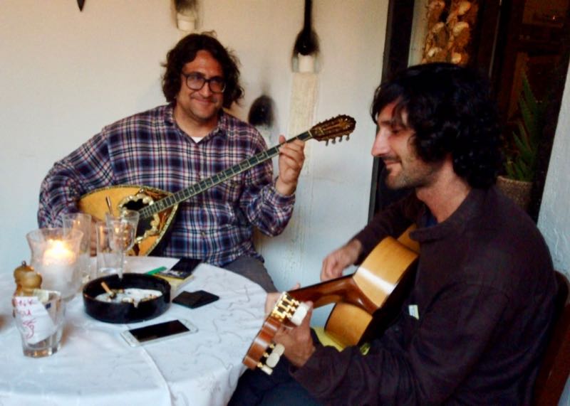 santorini oia candouni restaurant  live music