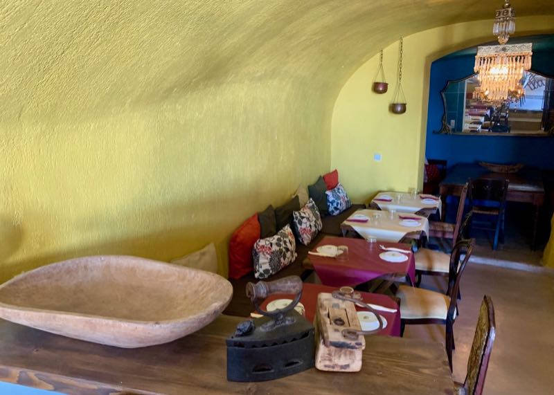 santorini pyrgos cava alta restaurant cave