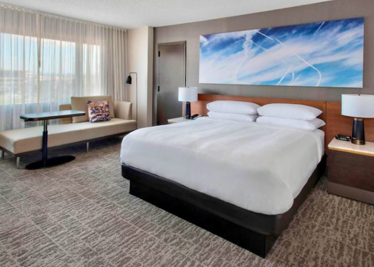 11 BEST HOTELS near NEWARK AIRPORT