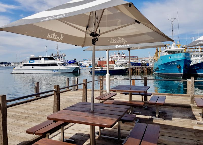 Kaili’s Fishmarket Café is right on the harbor.
