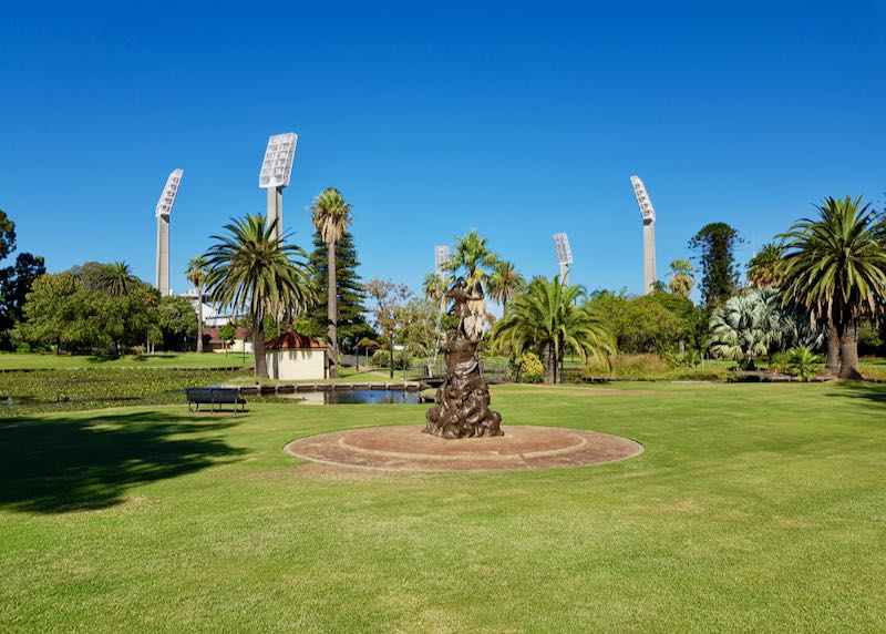 Queens Gardens is close by.