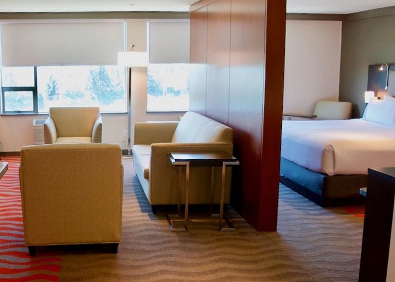 8 BEST HOTELS near VANCOUVER AIRPORT - With Free Shuttle