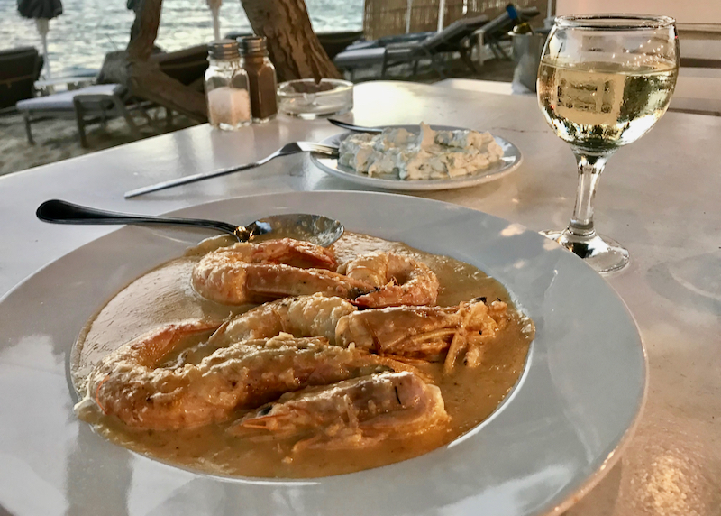 shrimp enter with white wine