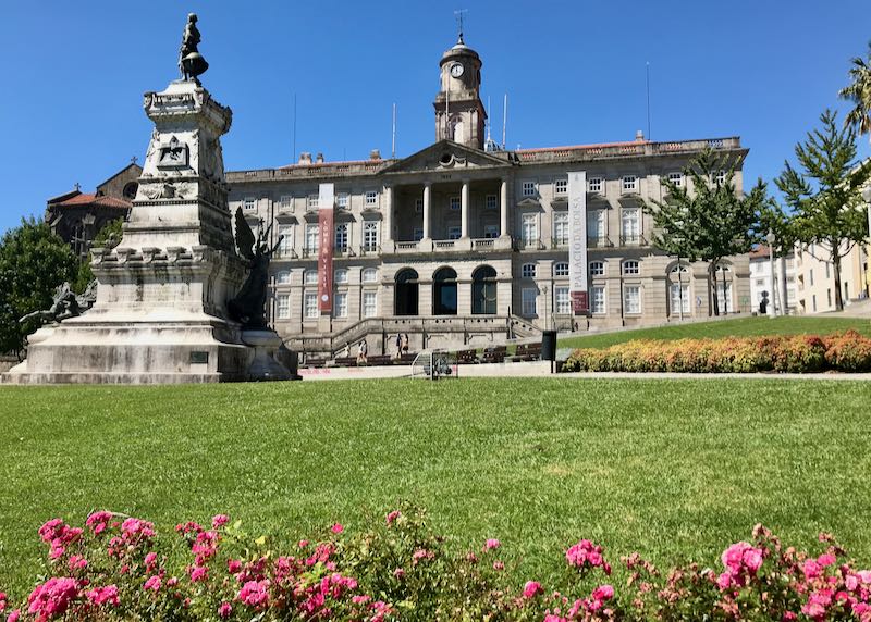 The 19th-century Palácio da Bolsa is across the street.