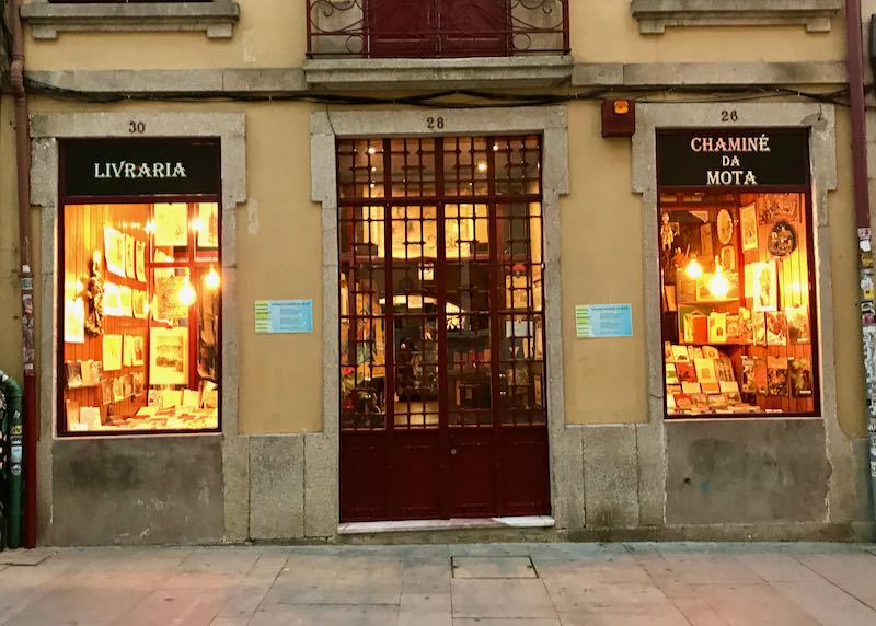 Chaminé da Mota is an old bookstore.