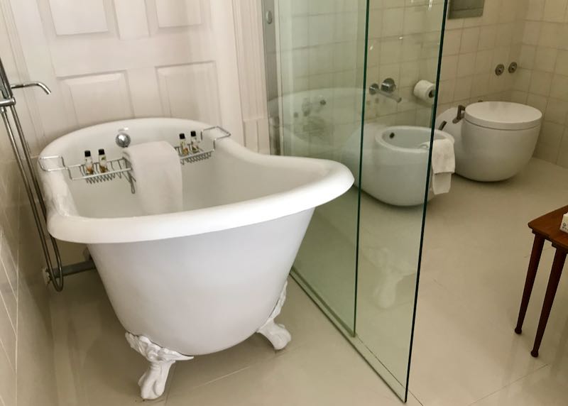 All rooms have free-standing tubs.