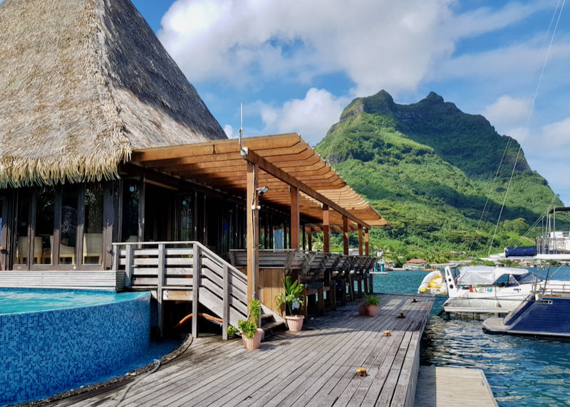 Review of Oa Oa Lodge in Bora Bora.