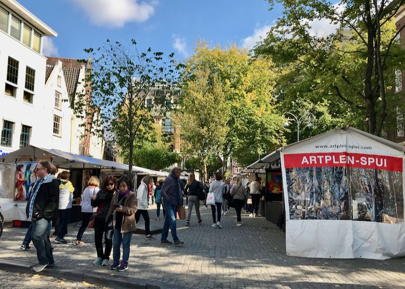 Art Plein Spui is held on Sundays as an outdoor book and art market.