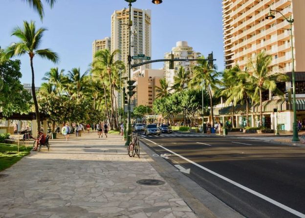 WHERE TO STAY in HONOLULU & WAIKIKI - Best Areas & Beaches