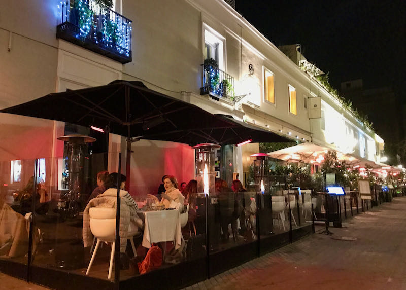 Calle de Jorge Juan has several outdoor cafes.