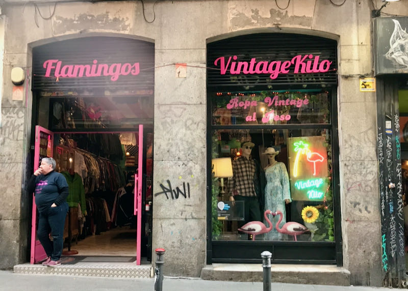 Flamingos Vintage Kilo sells great retro fashion.