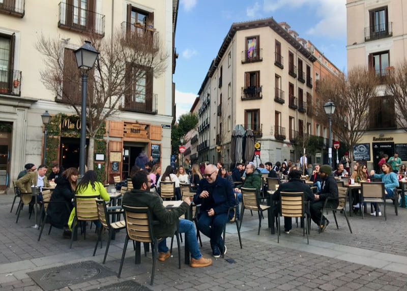 Plaza de San Ildefonso has a lot of restaurants and bars.