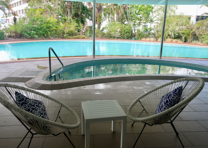 Review of Hilton Cairns hotel.
