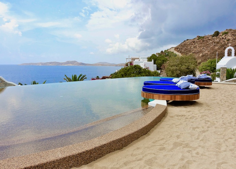 Quiet pool at Katikies Mykonos in Agios Ioannis
