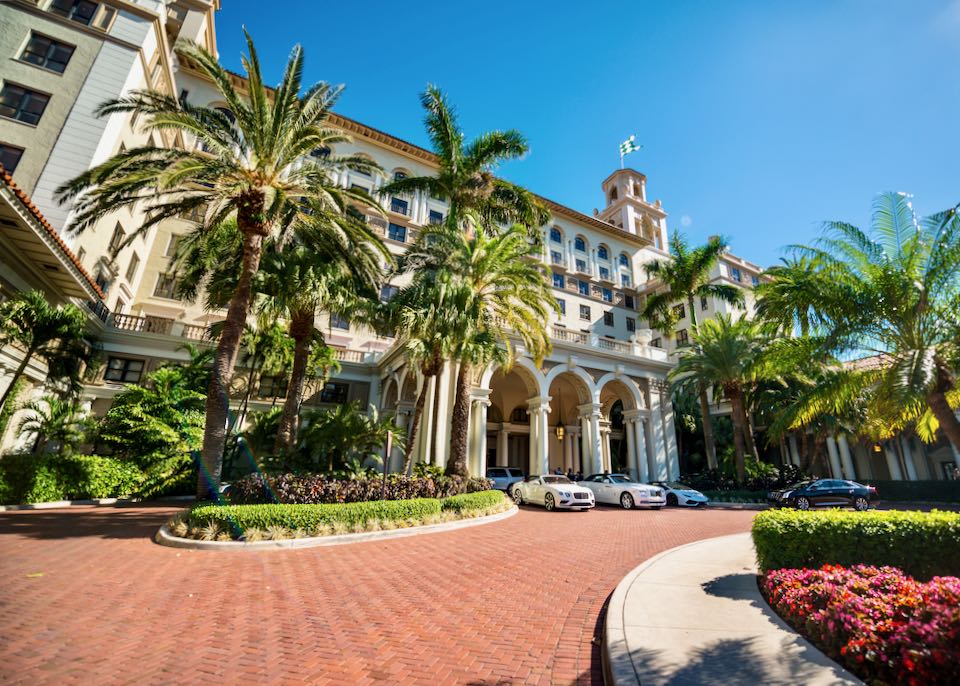 Best 5-star luxury resort in Palm Beach.