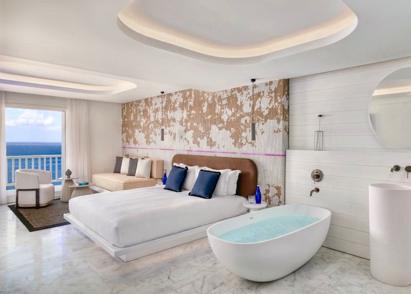 A bedroom in the villa of Mykonos Riviera Hotel in Tourlos