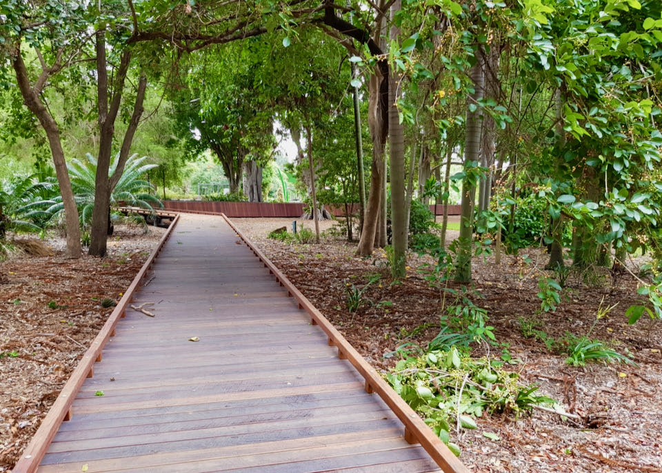City Botanic Gardens have several walking and cycling paths.