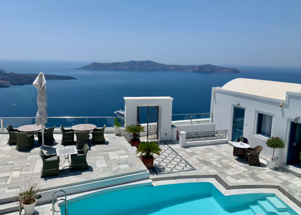 ANTELIZ SUITES in Santorini - Review with Photos & Hotel Map