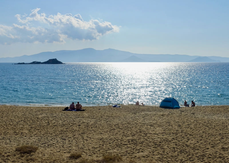 Mikri Vigla beach in Naxos