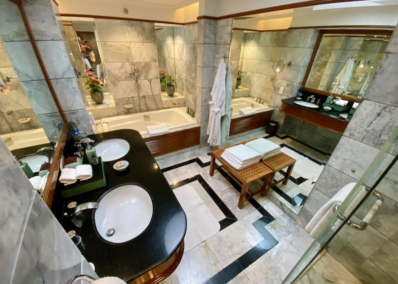 Siam Suite bahtroom