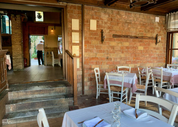 The Old Tavern of Psarras in Athens, Greece The Old Tavern of Psarras in Athens, Greece