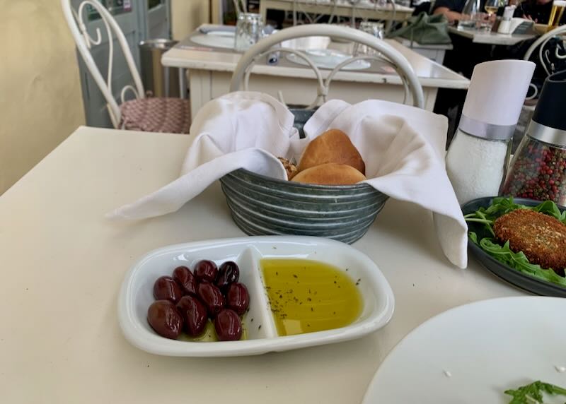 Kuzina bread with olives