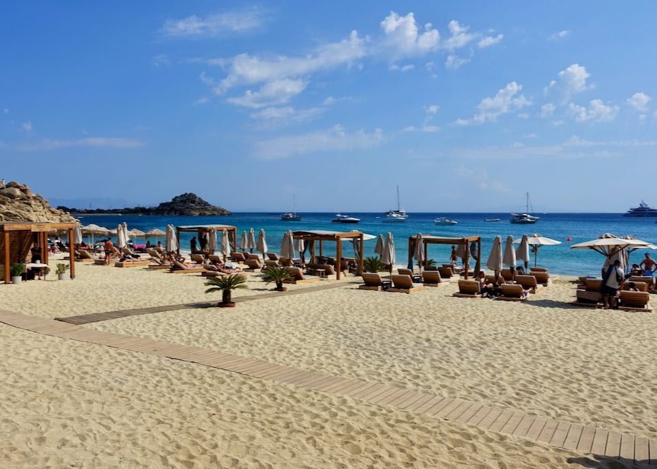 Best beach resort on Platys Gialos.