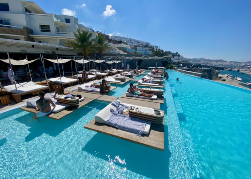 Hotel with pool in Mykonos.